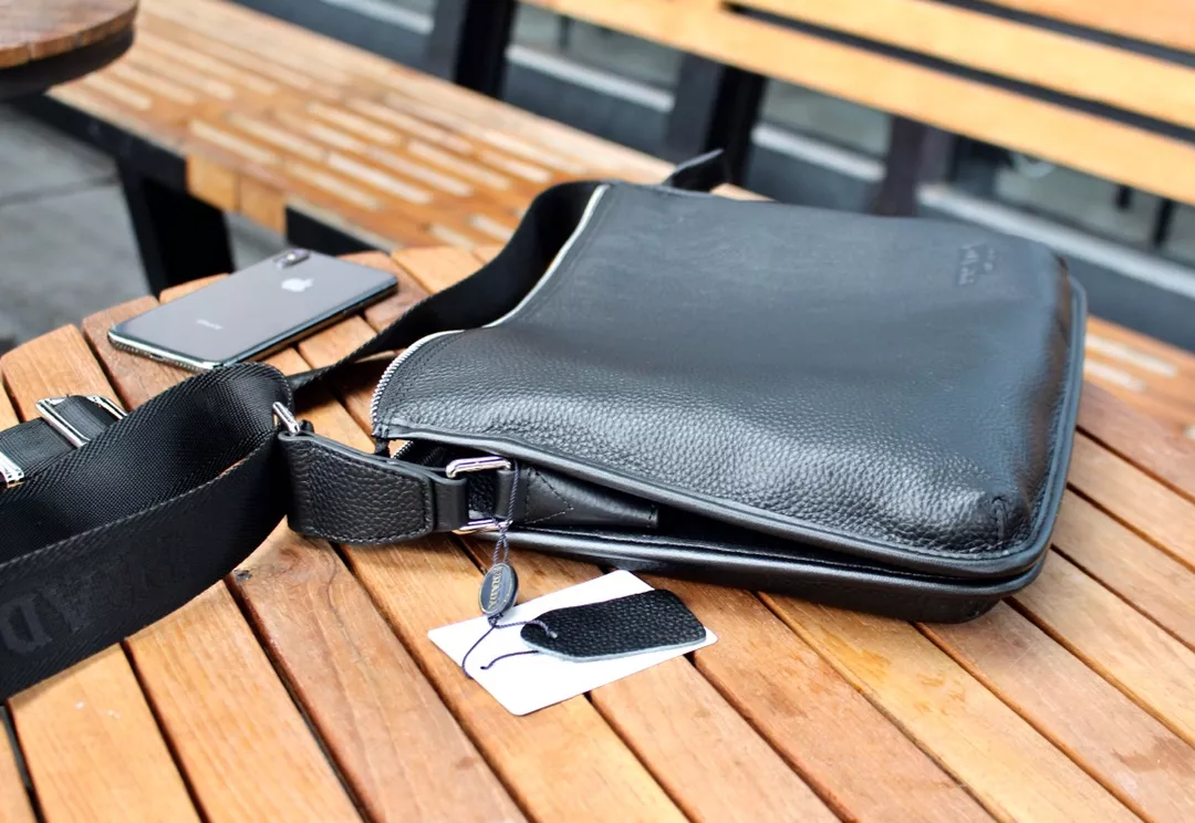 Prada AAA Man Messenger Bags Versatile 9758