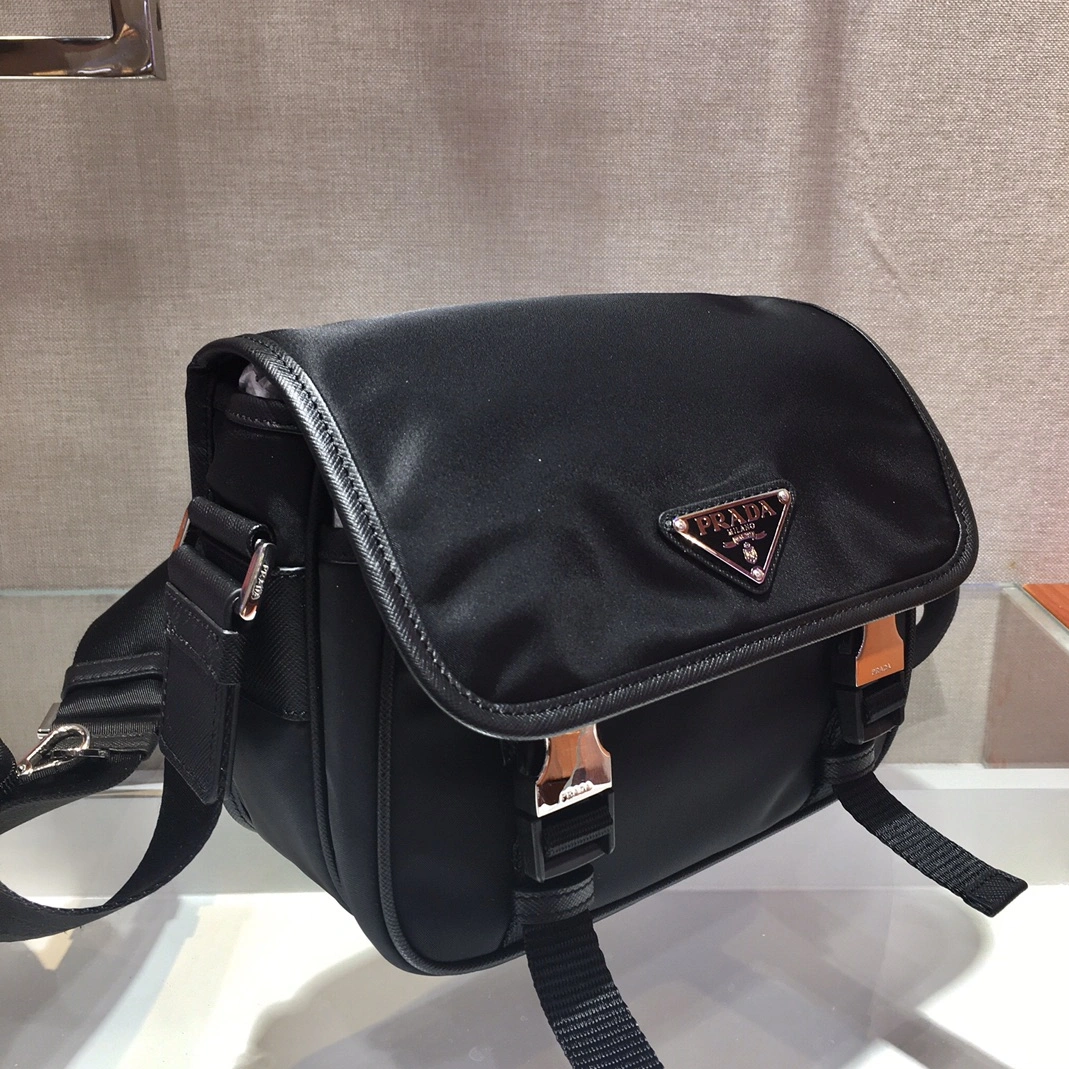 Prada AAA Man Messenger Bags Vibrant 7541