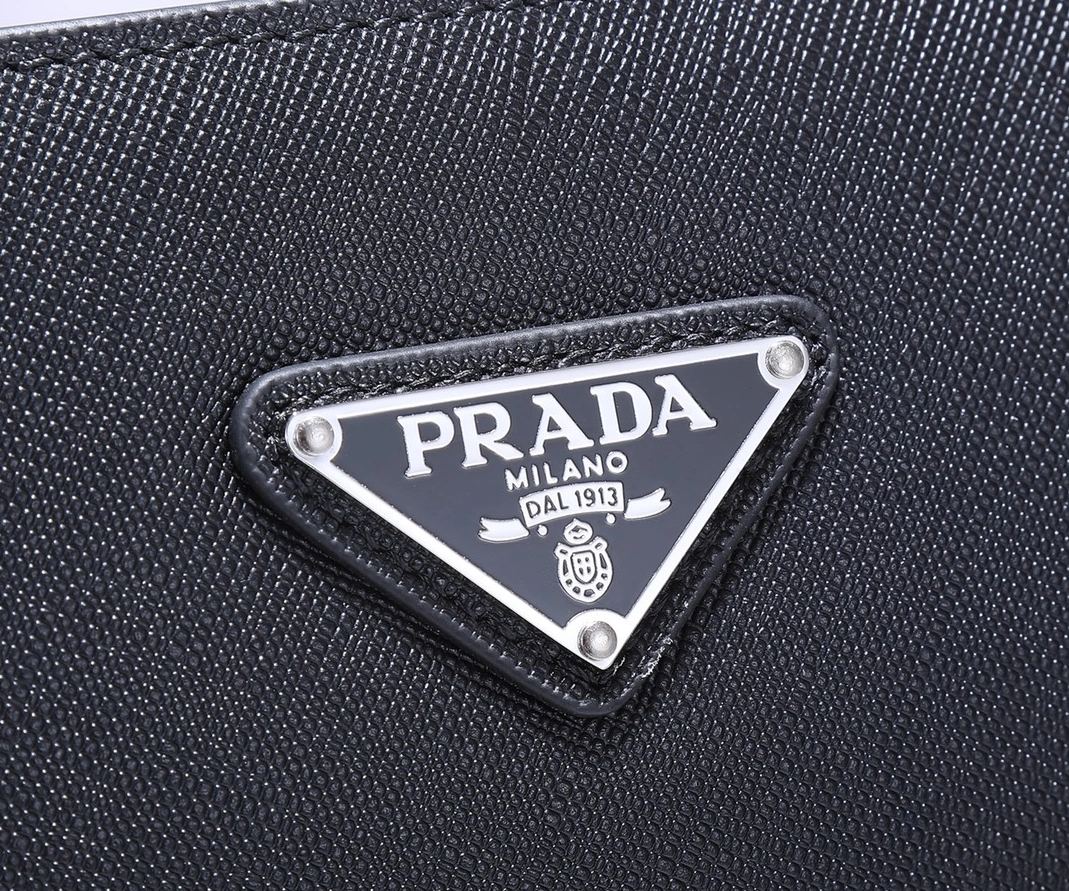 Prada AAA Man Wallets Bright 2574