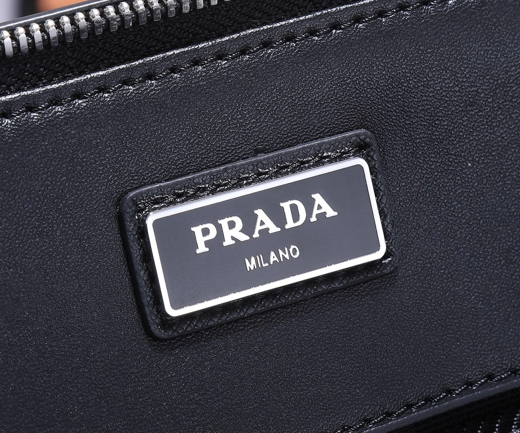 Prada AAA Man Wallets Bright 2574