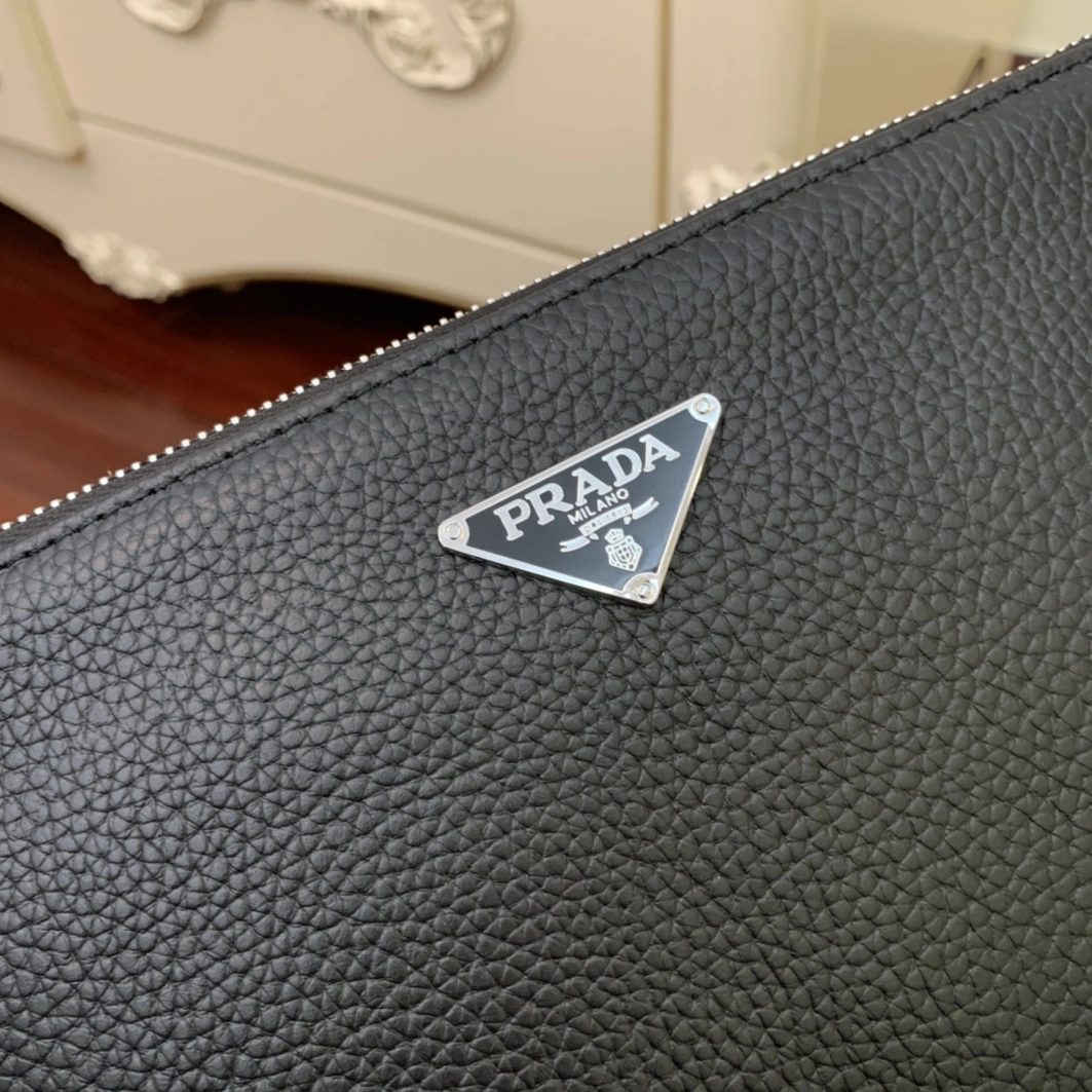 Prada AAA Man Wallets Comfortable 1756
