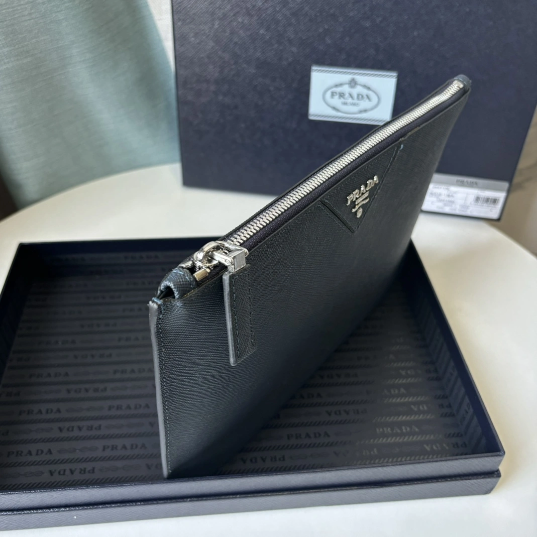 Prada AAA Man Wallets Comfortable 642