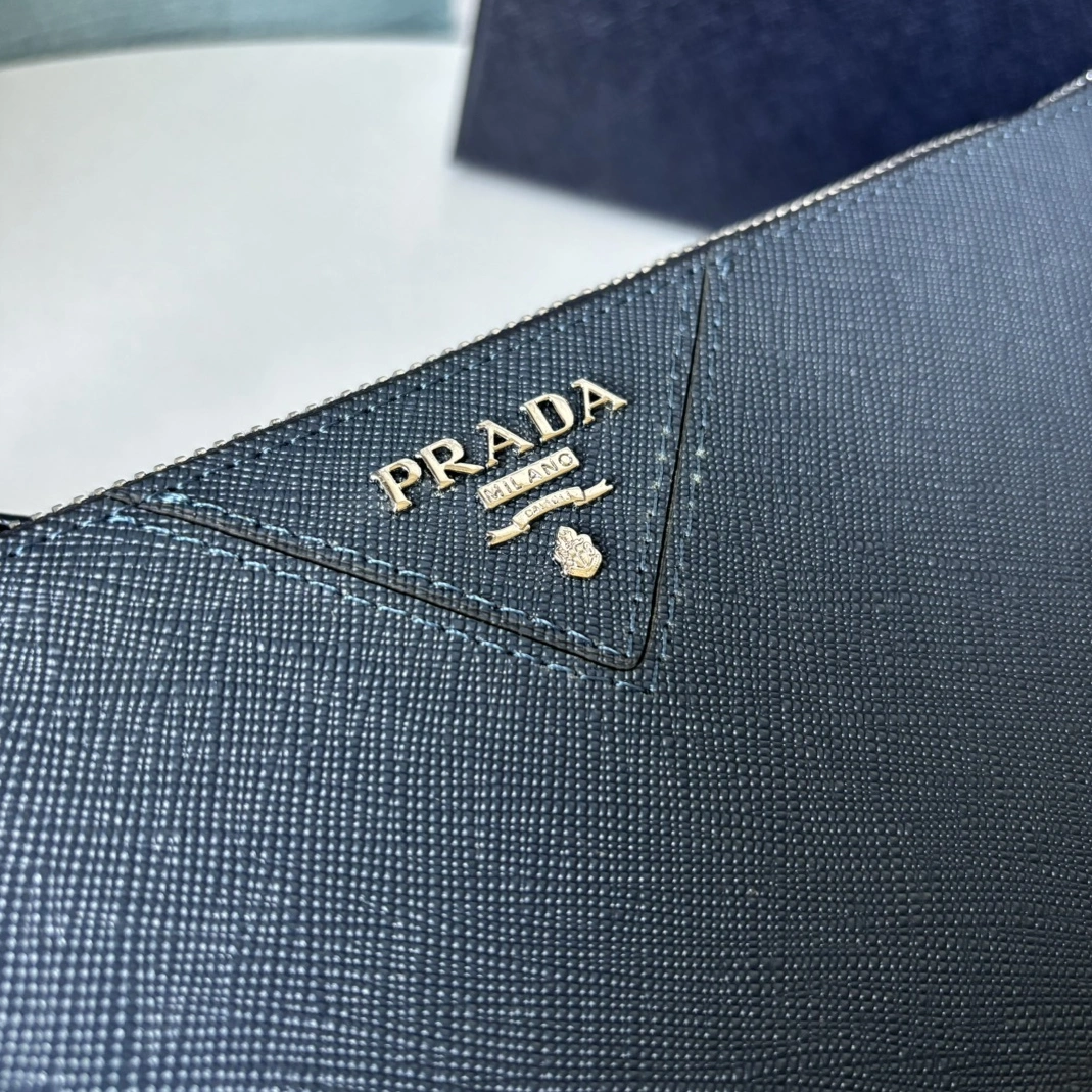 Prada AAA Man Wallets Comfortable 642