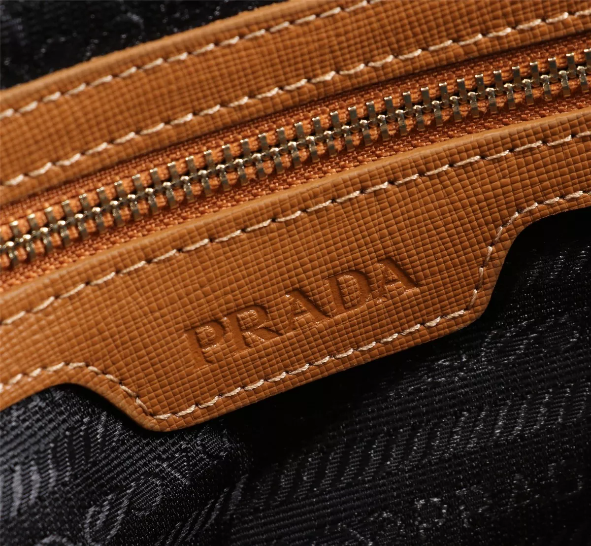 Prada AAA Man Wallets Functional 8447