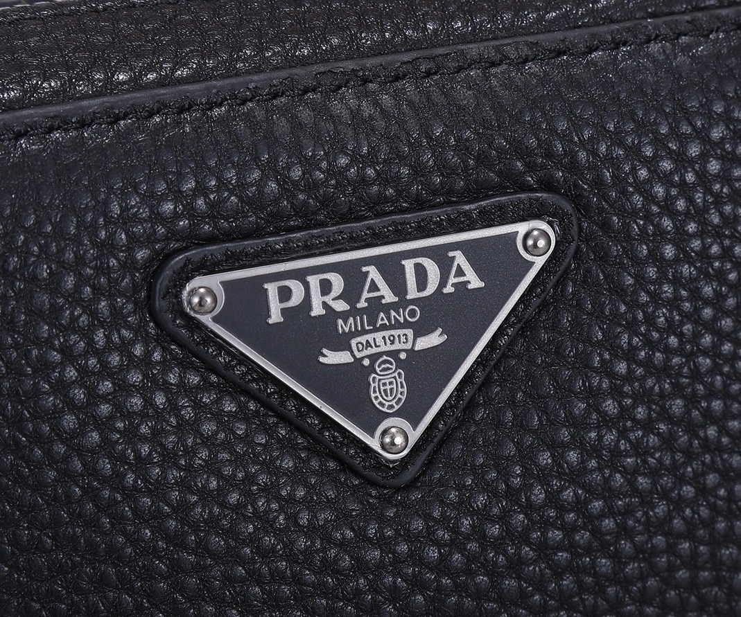 Prada AAA Man Wallets Minimalist 573