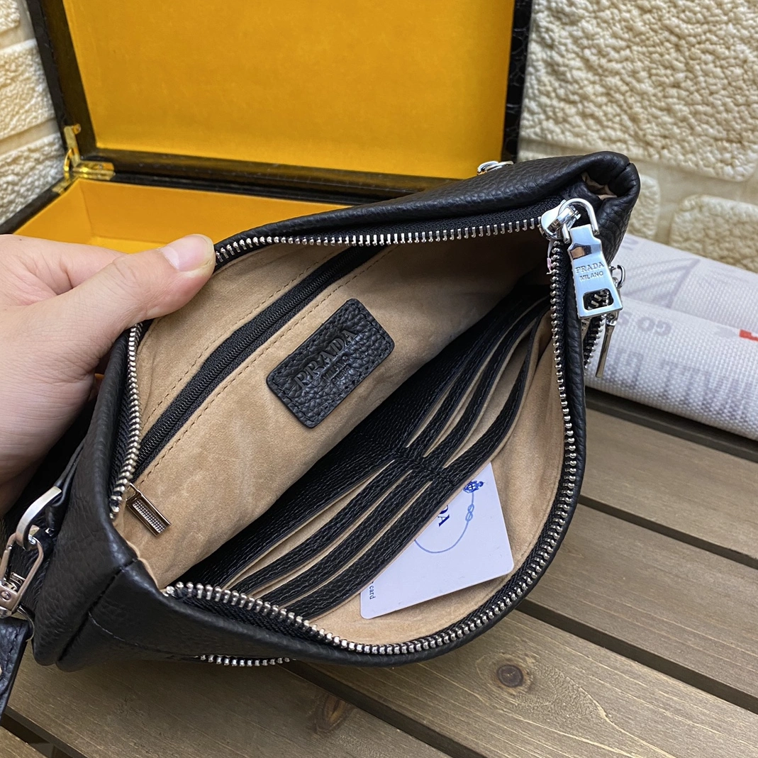 Prada AAA Man Wallets Modern 2673