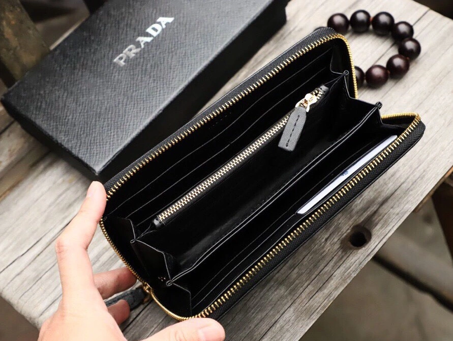 Prada AAA Man Wallets ModernLook 4780