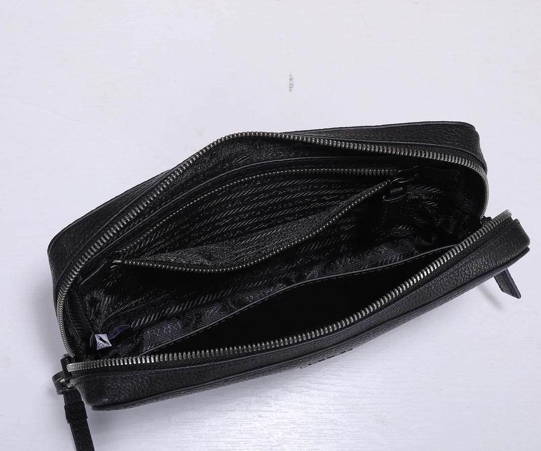 Prada AAA Man Wallets Reliable 7196