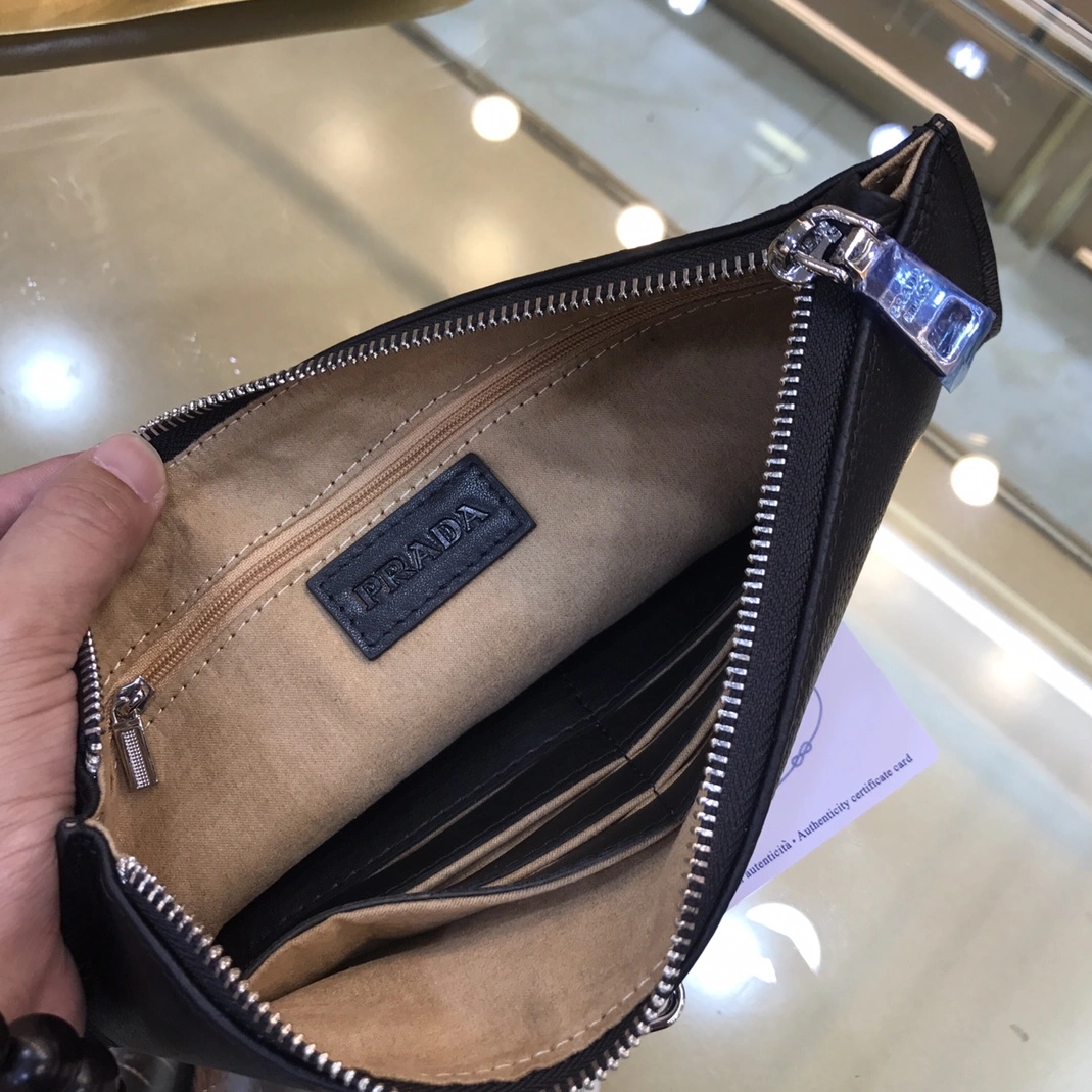 Prada AAA Man Wallets Sophisticated 9831
