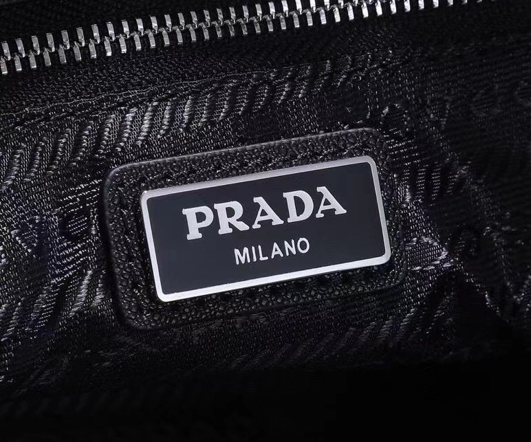 Prada AAA Man Wallets UrbanStyle 4082