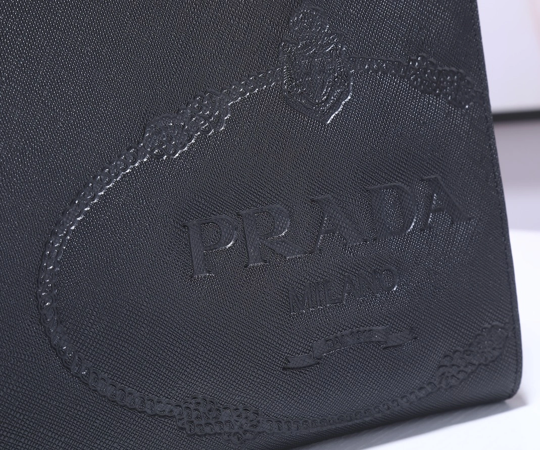Prada AAA Man Wallets UrbanStyle 8405