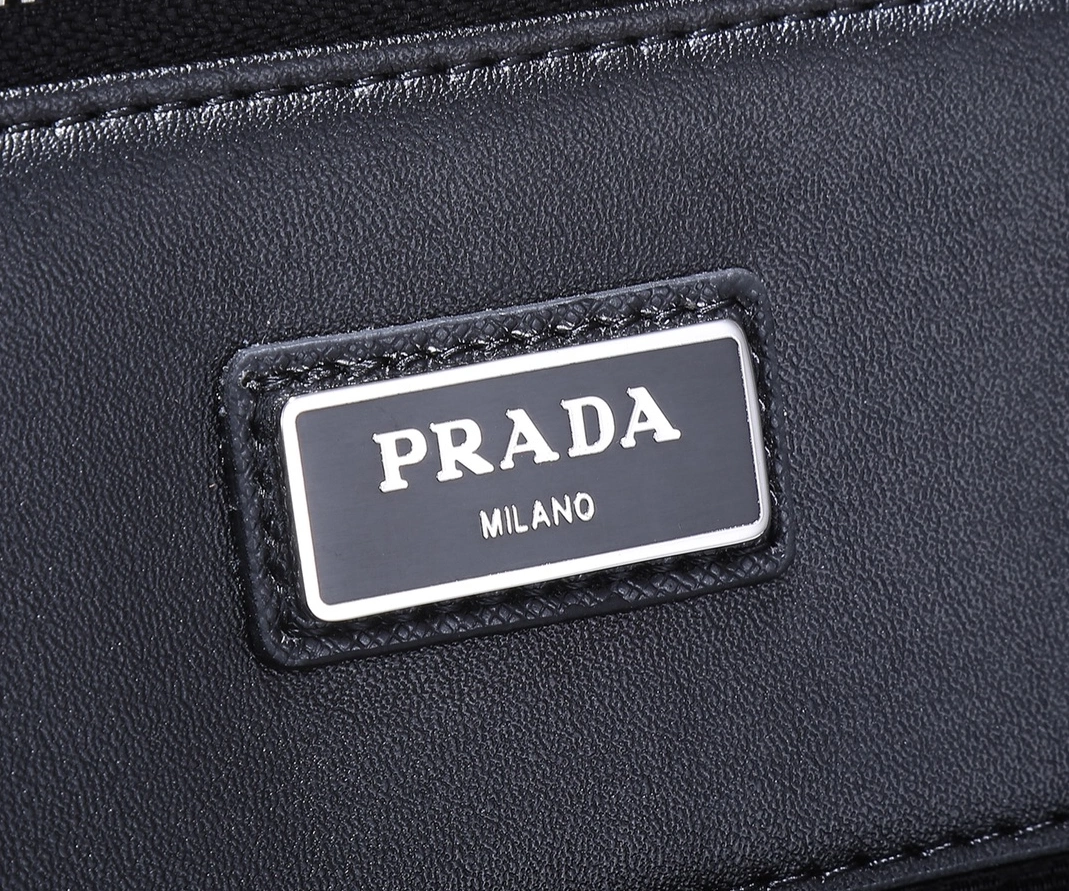 Prada AAA Man Wallets UrbanStyle 8405
