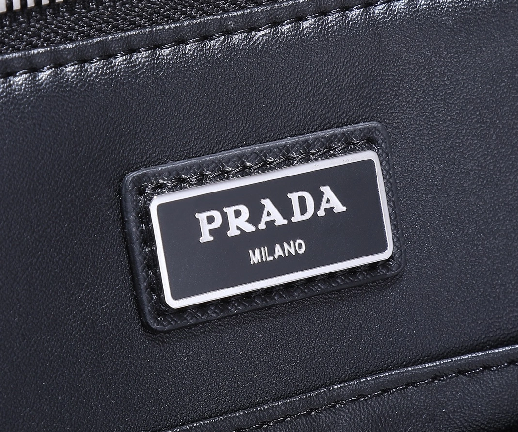 Prada AAA Man Wallets Vibrant 158