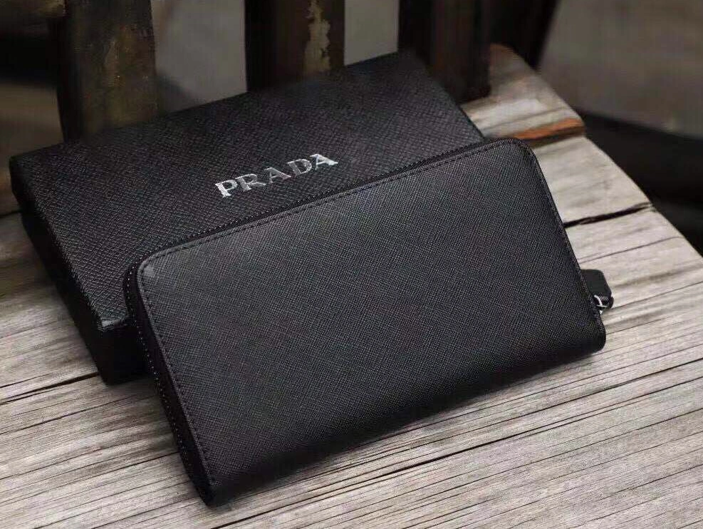 Prada AAA Man Wallets WellDesigned 9638