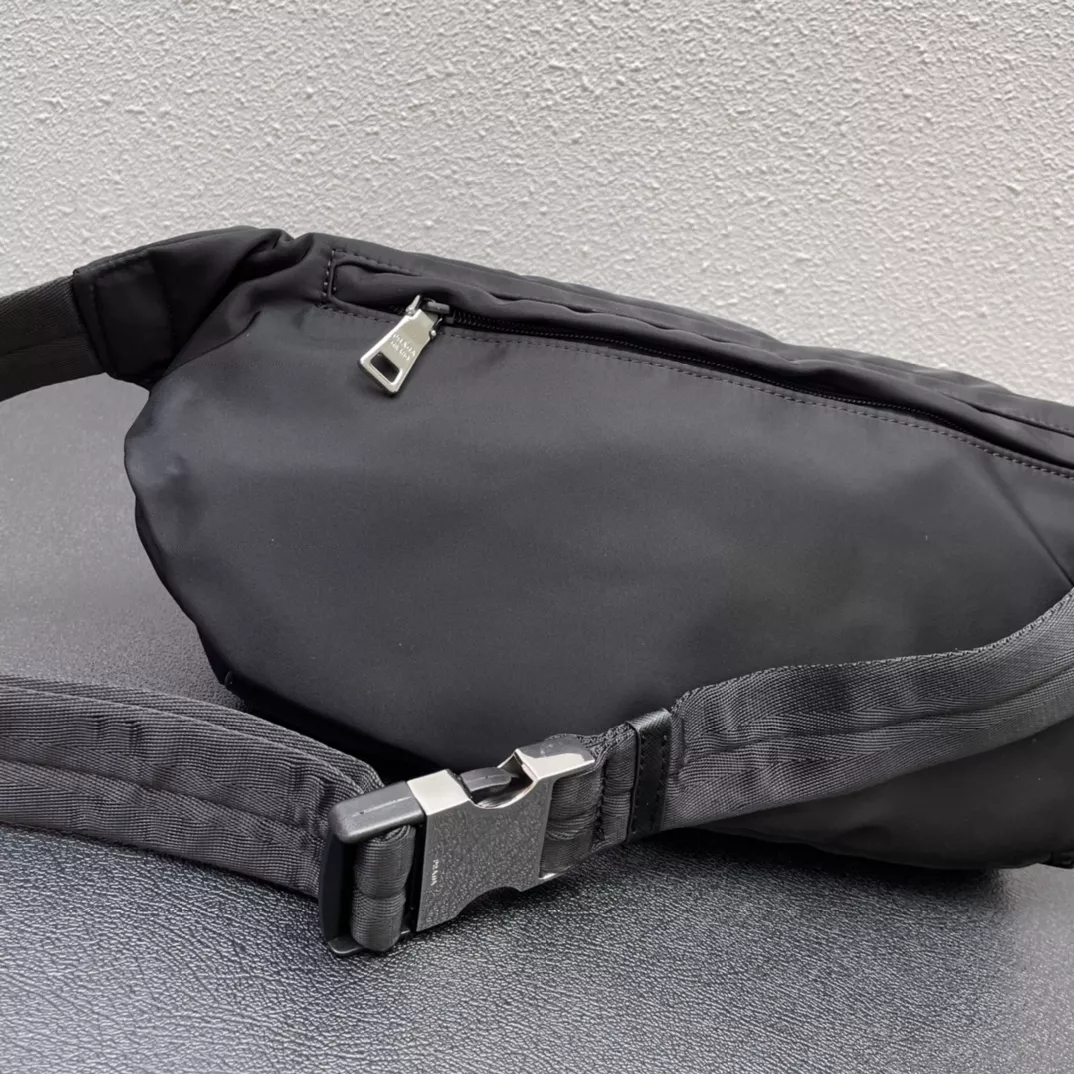 Prada AAA Quality Belt Bags Durable 6885