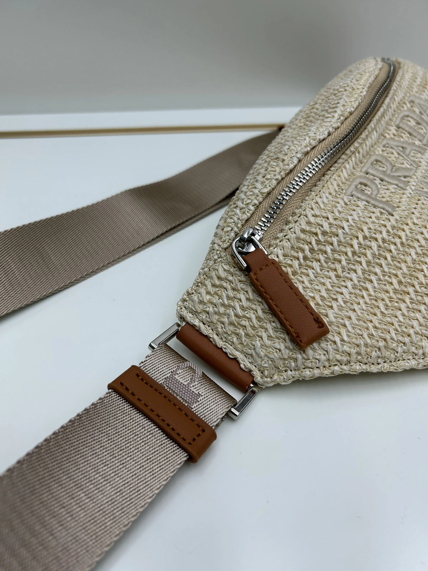 Prada AAA Quality Belt Bags For Unisex Popular 466