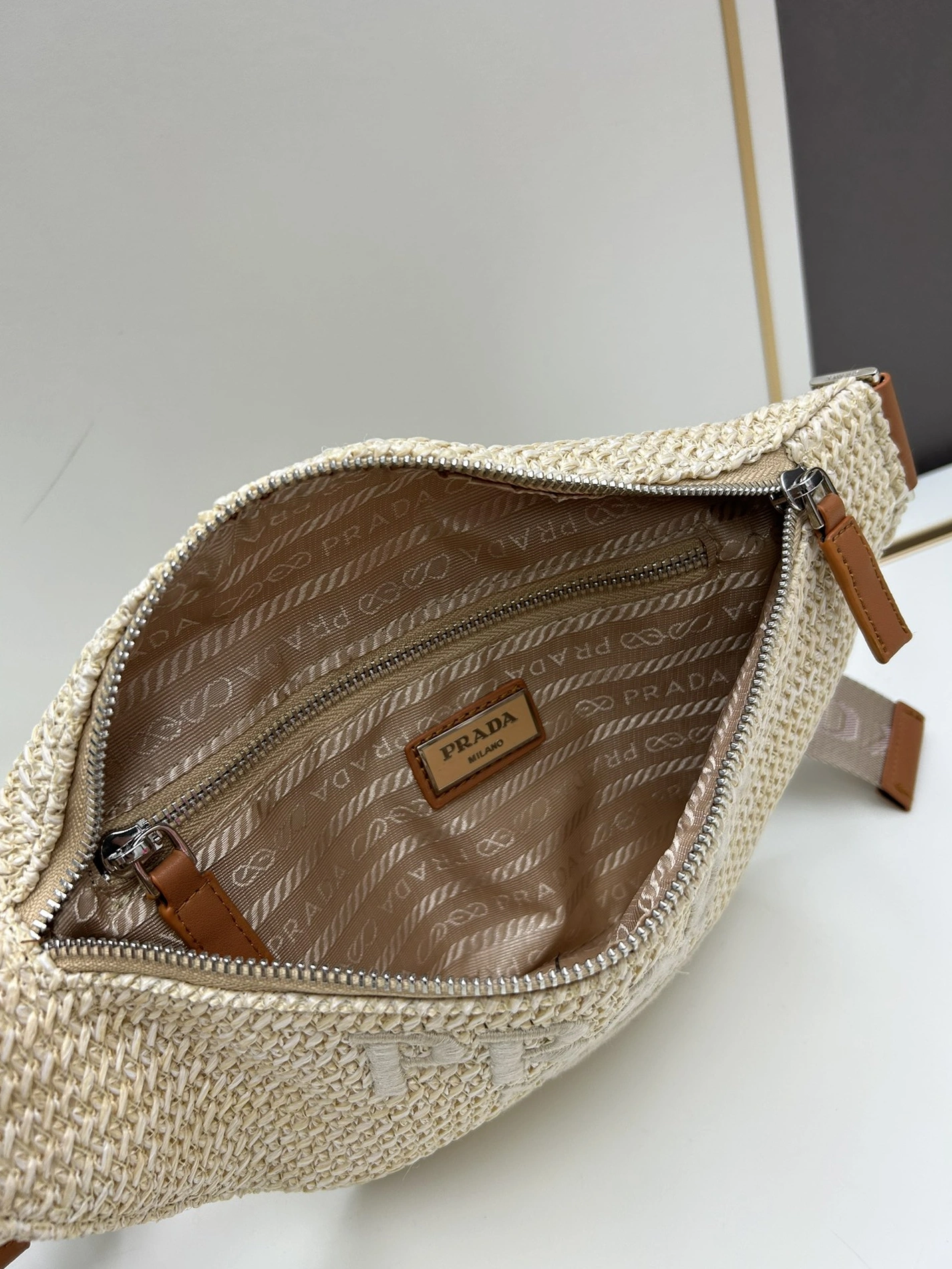 Prada AAA Quality Belt Bags For Unisex Popular 466