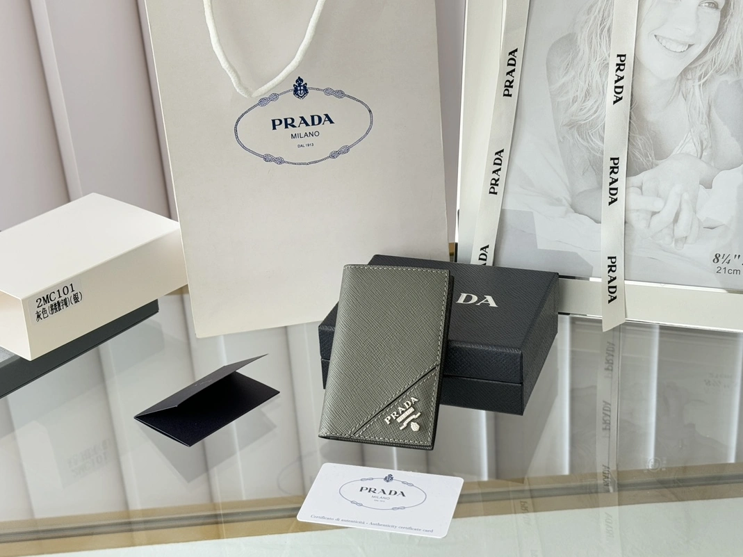 Prada AAA Quality Card Case Classic 7196