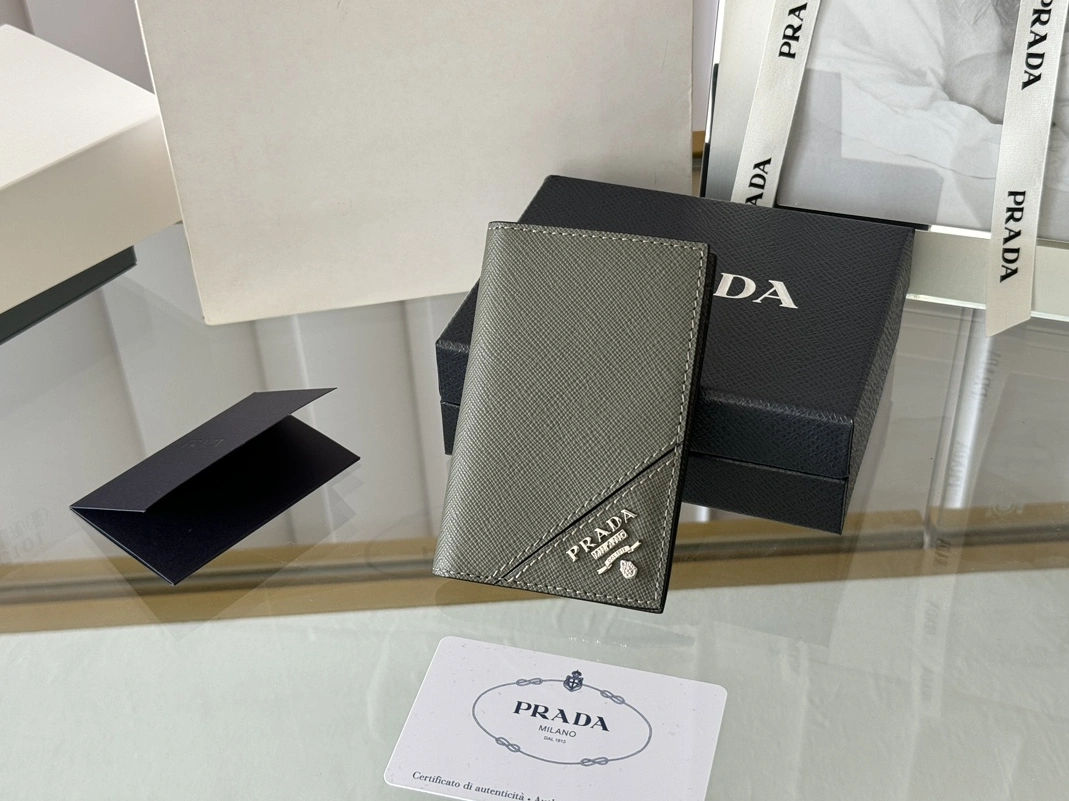 Prada AAA Quality Card Case Classic 7196