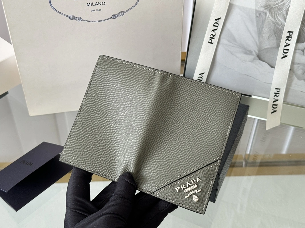 Prada AAA Quality Card Case Classic 7196