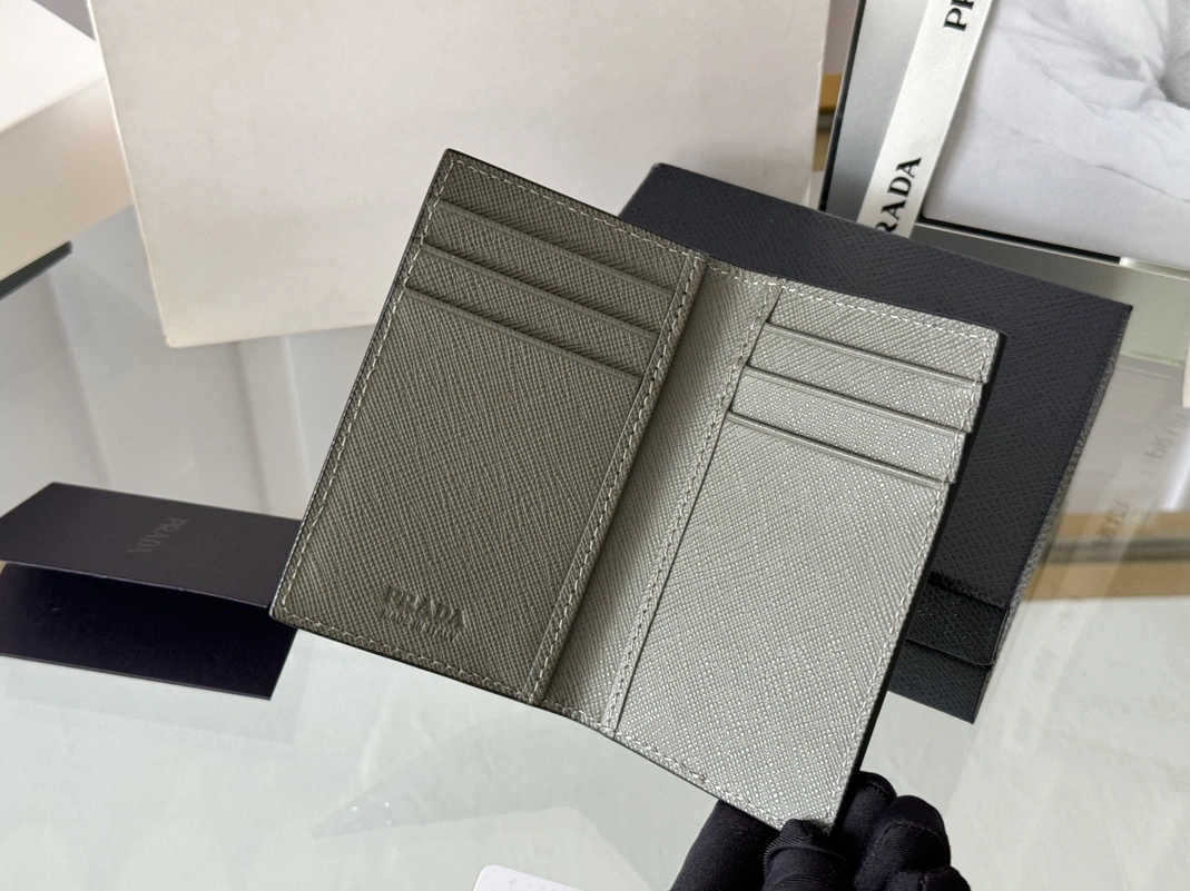 Prada AAA Quality Card Case Classic 7196