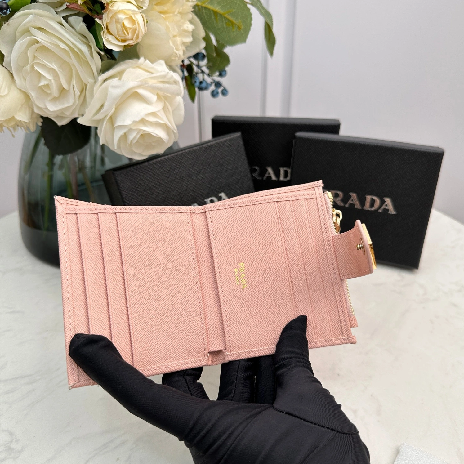 Prada AAA Quality Card Case For Women NewStyle 8596
