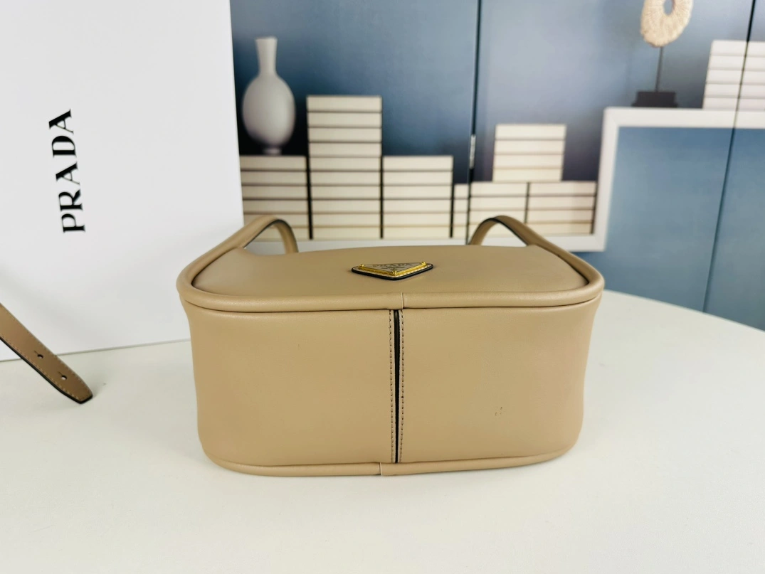Prada AAA Quality Handbags Compact 2069