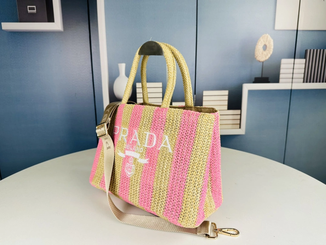Prada AAA Quality Handbags Compact 3862