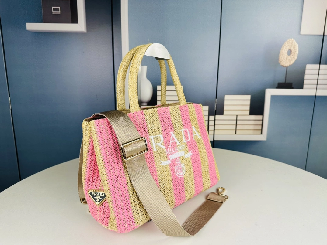 Prada AAA Quality Handbags Compact 3862