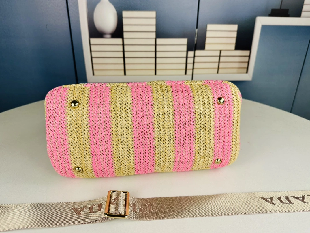 Prada AAA Quality Handbags Compact 3862