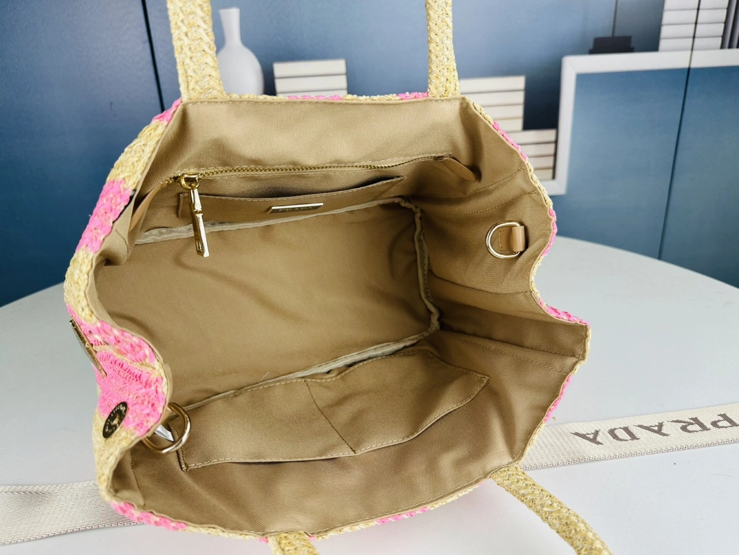 Prada AAA Quality Handbags Compact 3862