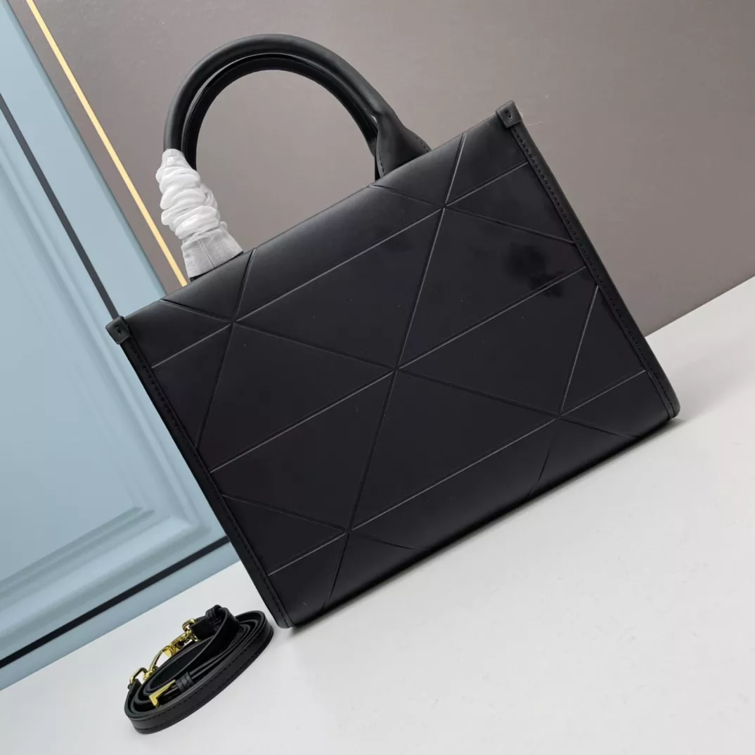 Prada AAA Quality Handbags For Women AllSeason 5511