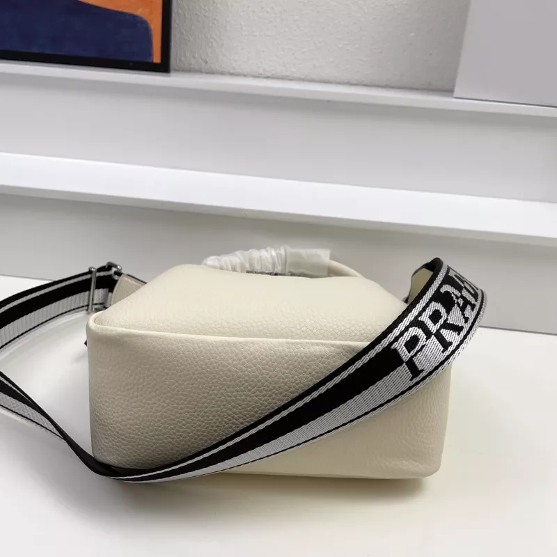 Prada AAA Quality Handbags For Women BestValue 5775