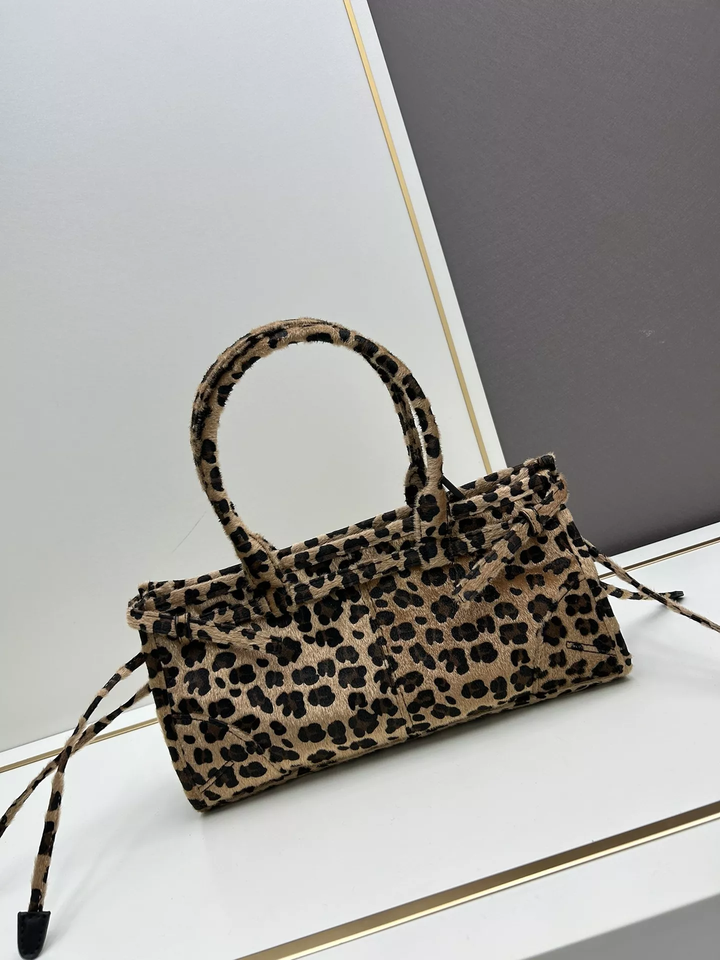 Prada AAA Quality Handbags For Women Breathable 2571