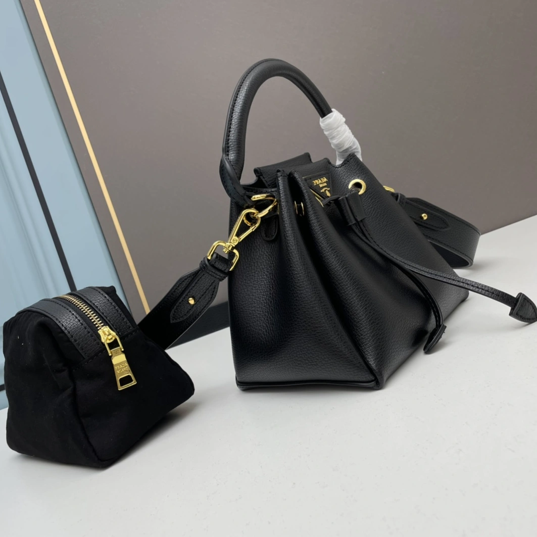 Prada AAA Quality Handbags For Women Breathable 9811