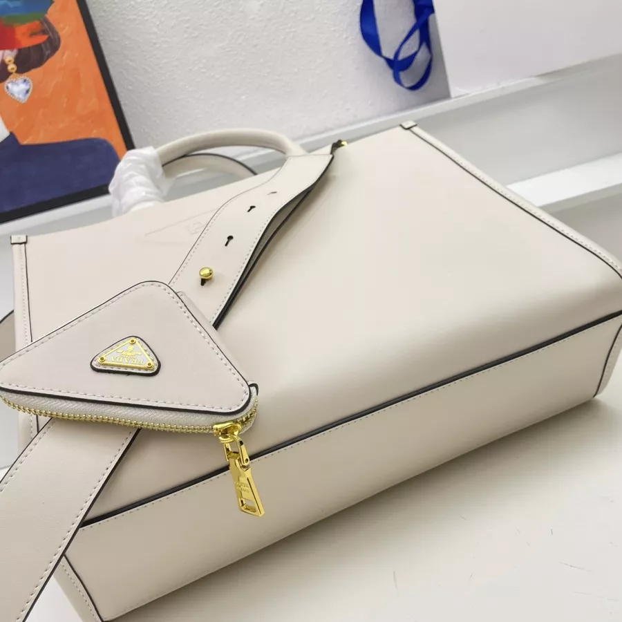 Prada AAA Quality Handbags For Women Classic 8560