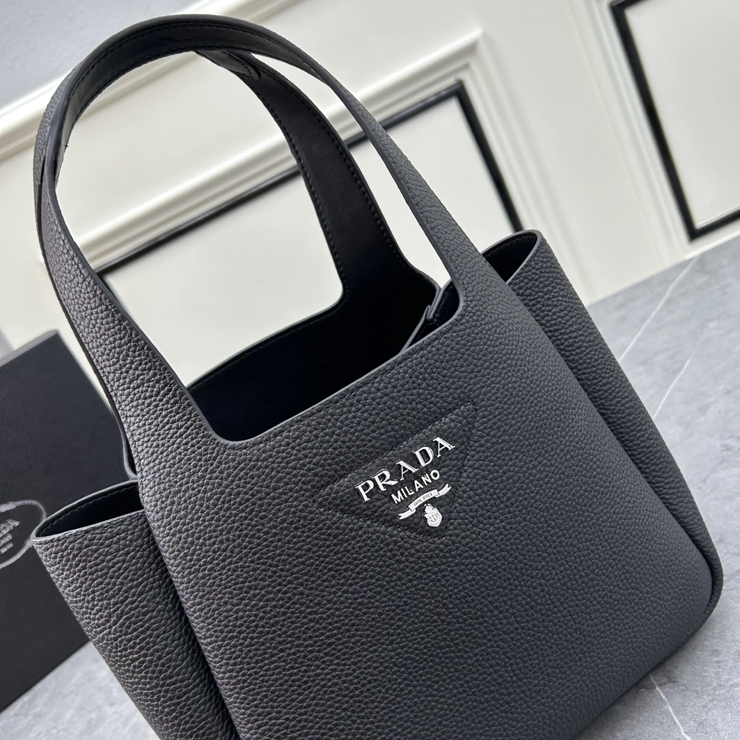 Prada AAA Quality Handbags For Women Classic 9179