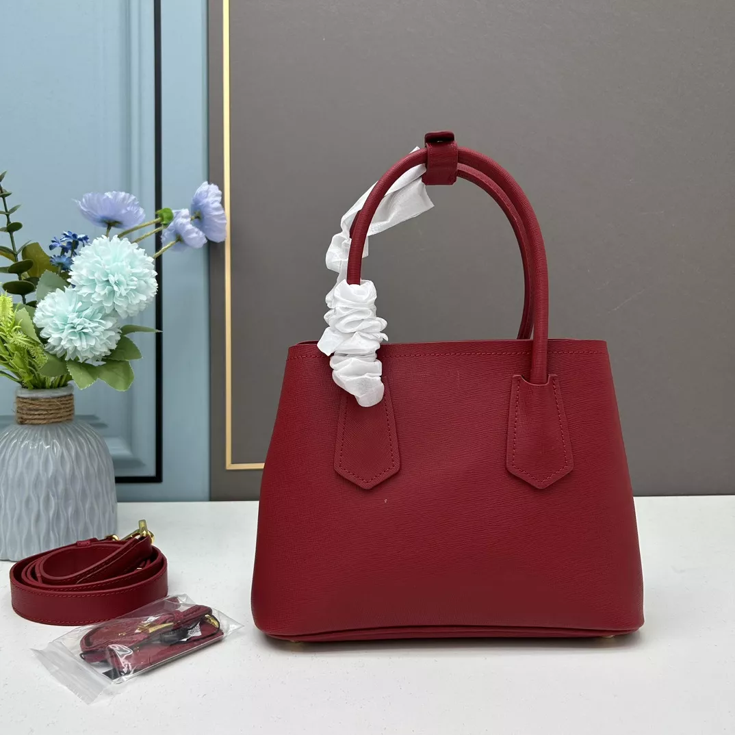 Prada AAA Quality Handbags For Women Classic 9262