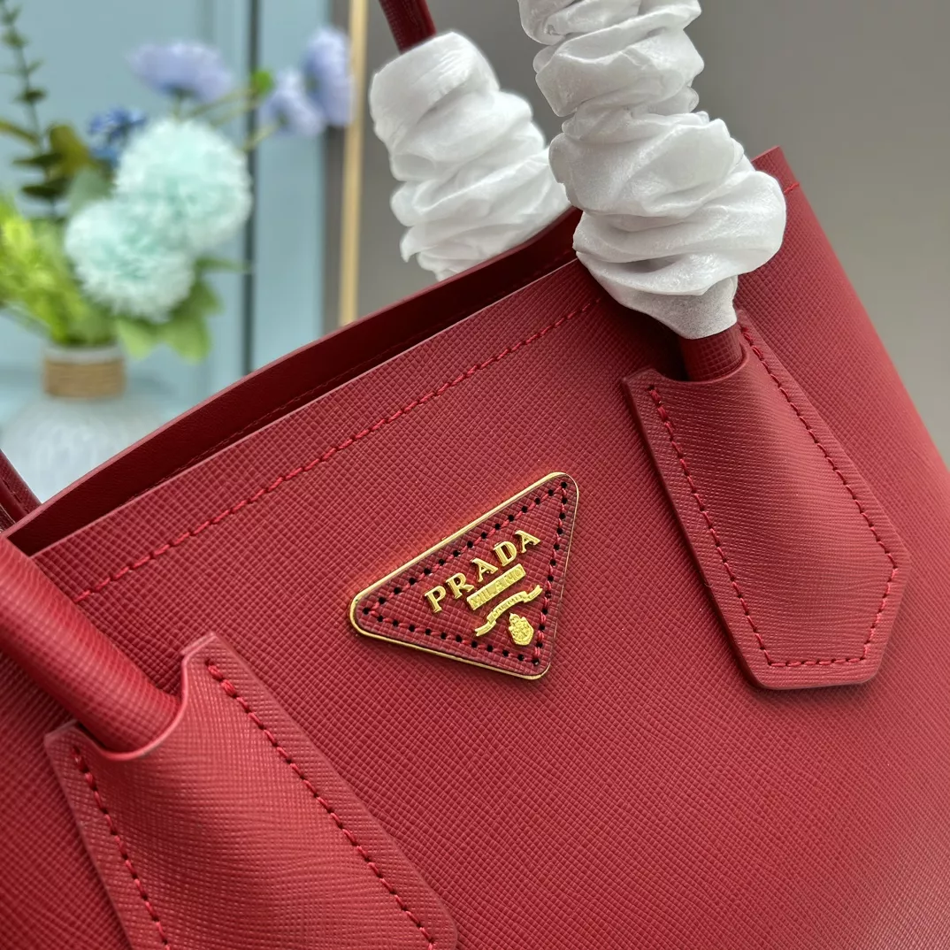 Prada AAA Quality Handbags For Women Classic 9262