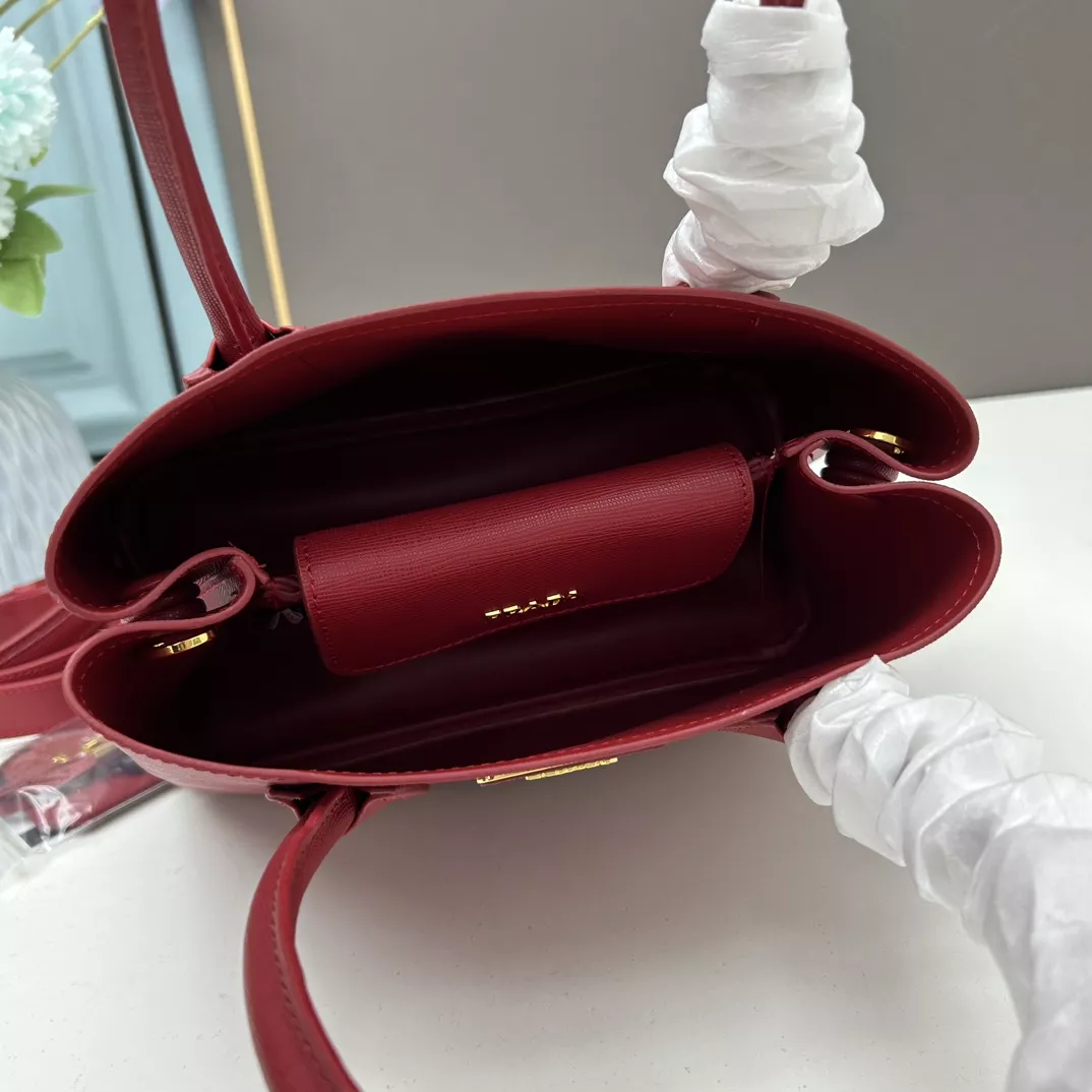 Prada AAA Quality Handbags For Women Classic 9262