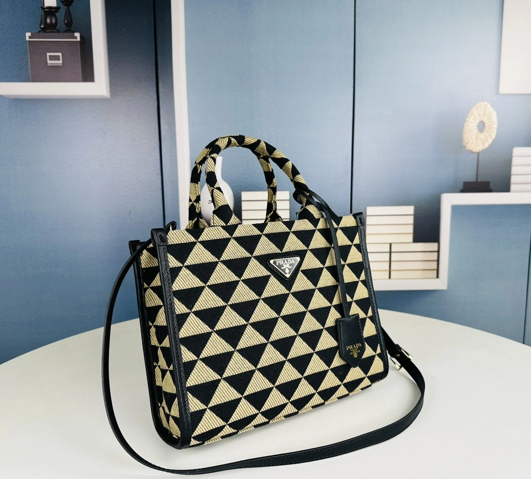 Prada AAA Quality Handbags For Women Classic 9398