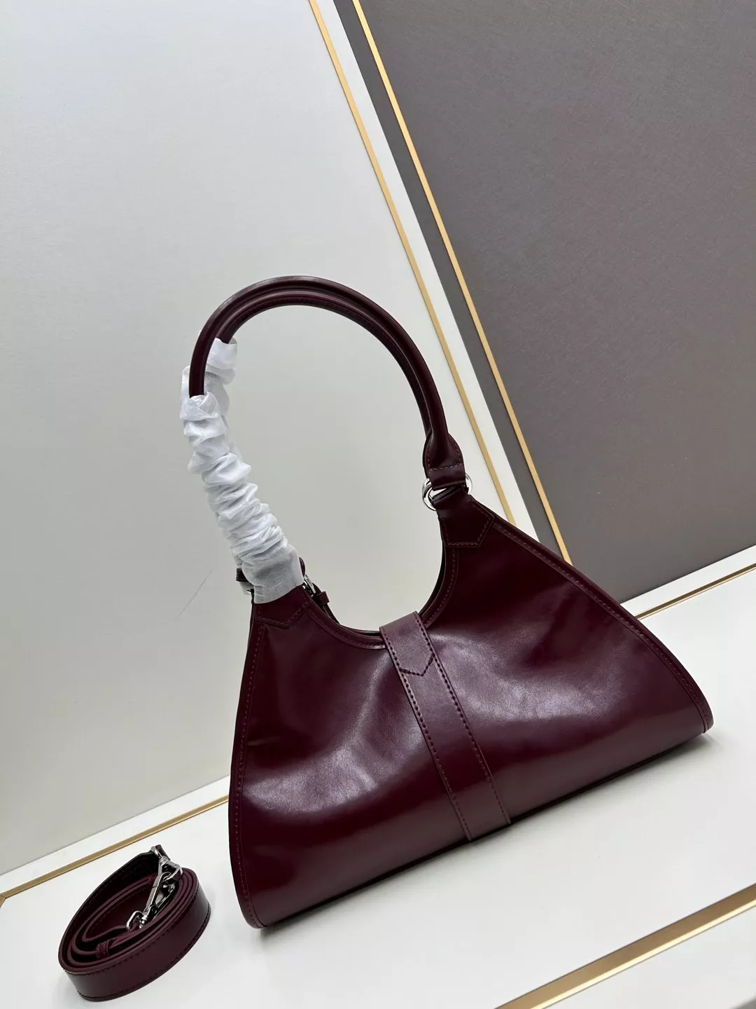 Prada AAA Quality Handbags For Women Comfortable 2425