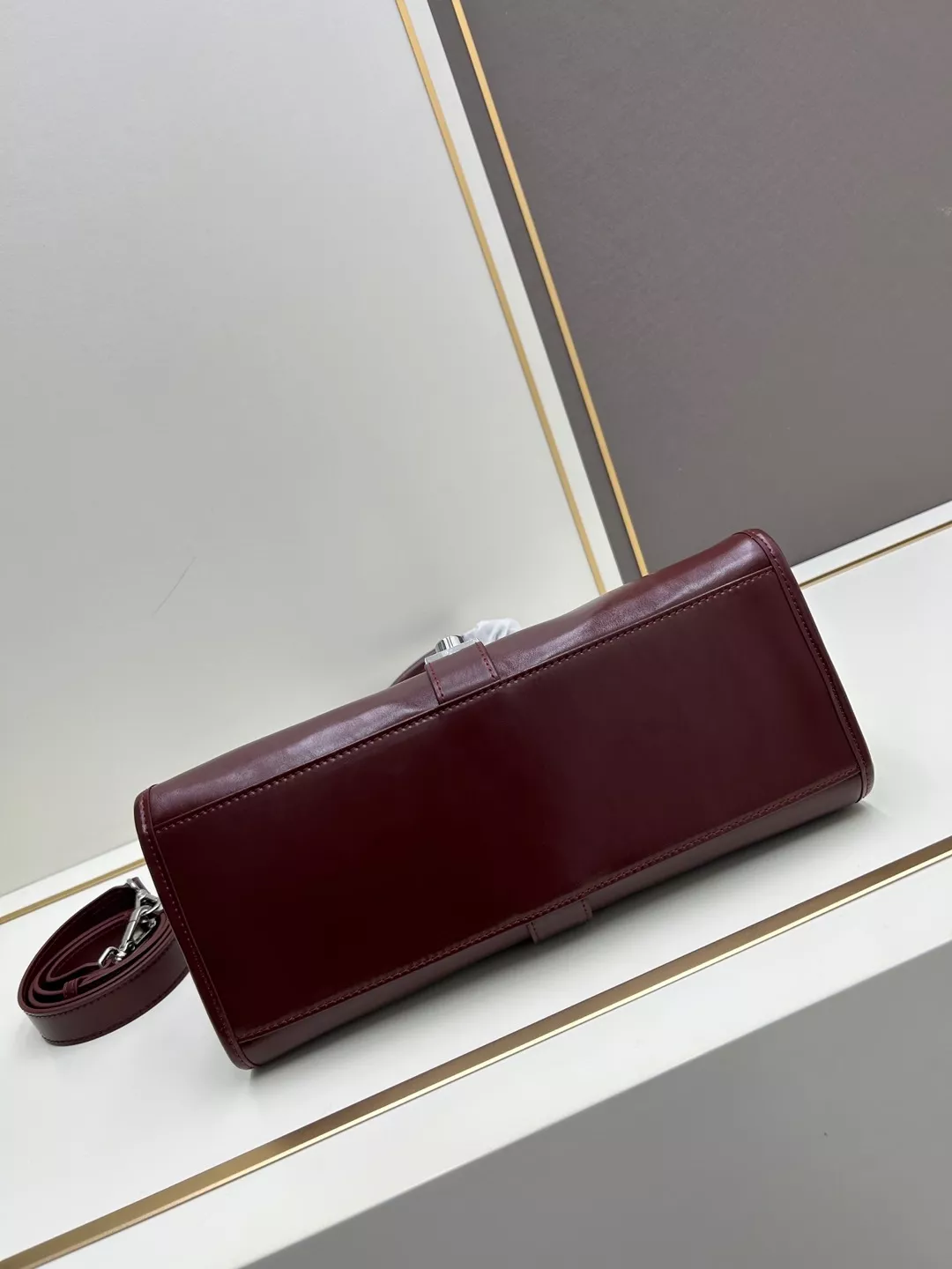 Prada AAA Quality Handbags For Women Comfortable 2425
