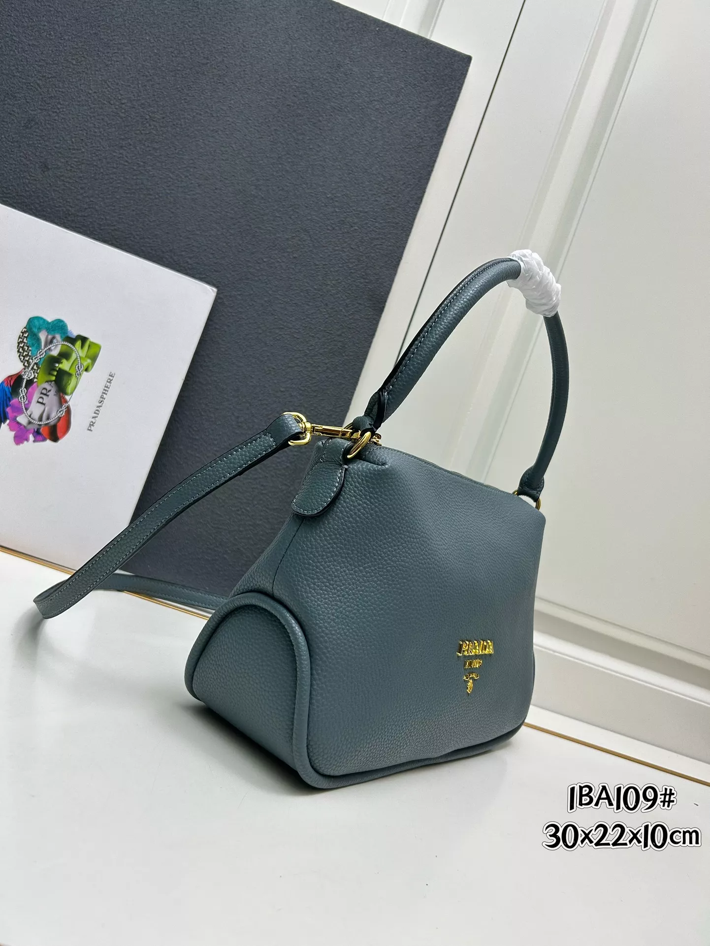 Prada AAA Quality Handbags For Women Comfortable 5610