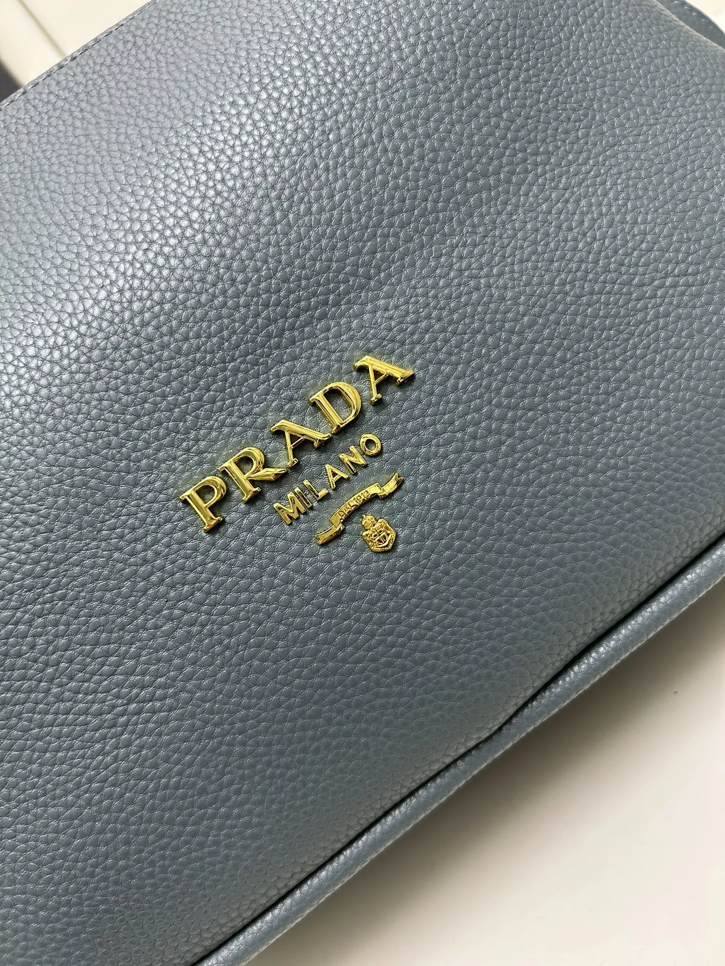Prada AAA Quality Handbags For Women Comfortable 5610