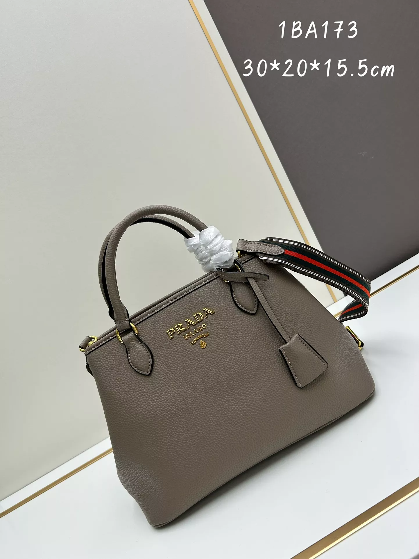 Prada AAA Quality Handbags For Women Comfortable 8895