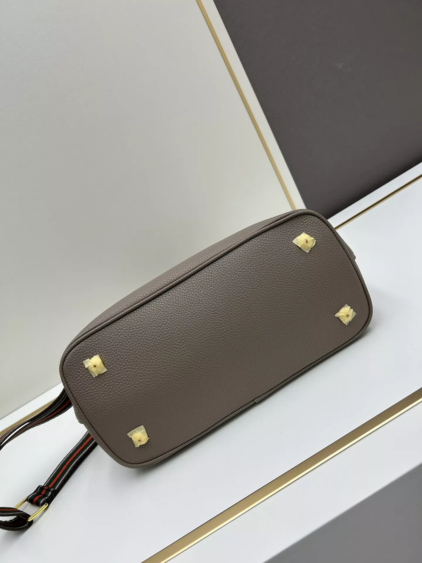 Prada AAA Quality Handbags For Women Comfortable 8895