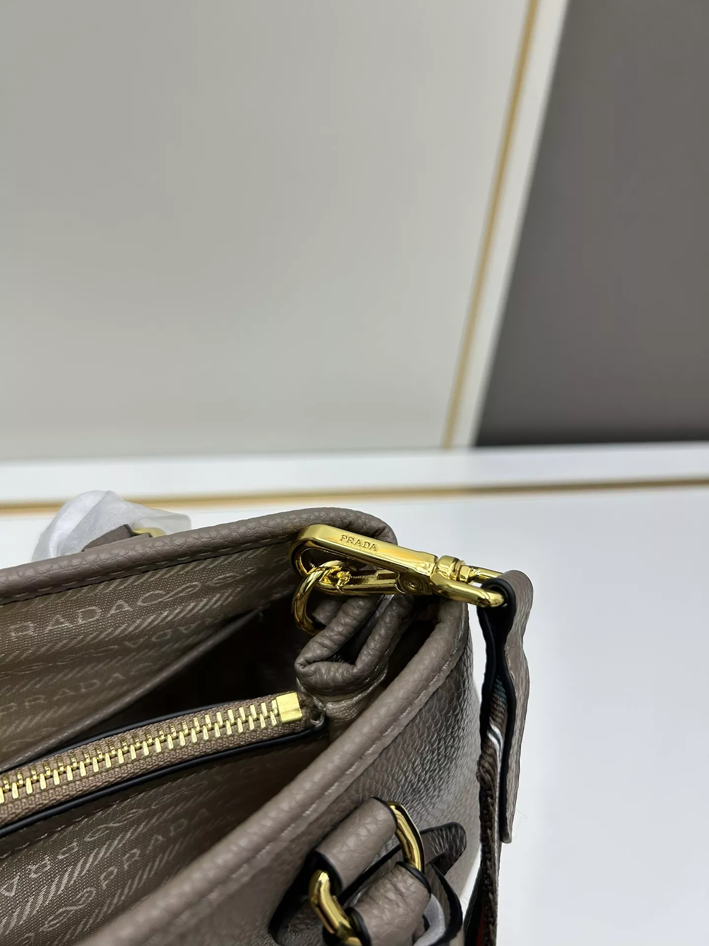 Prada AAA Quality Handbags For Women Comfortable 8895