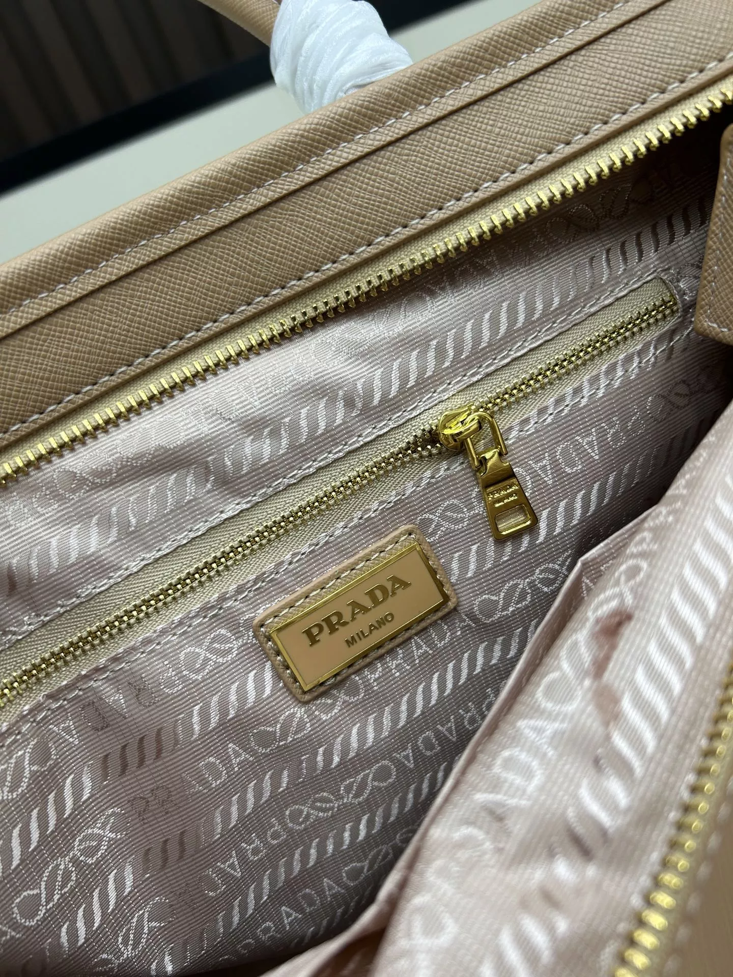 Prada AAA Quality Handbags For Women Compact 3458