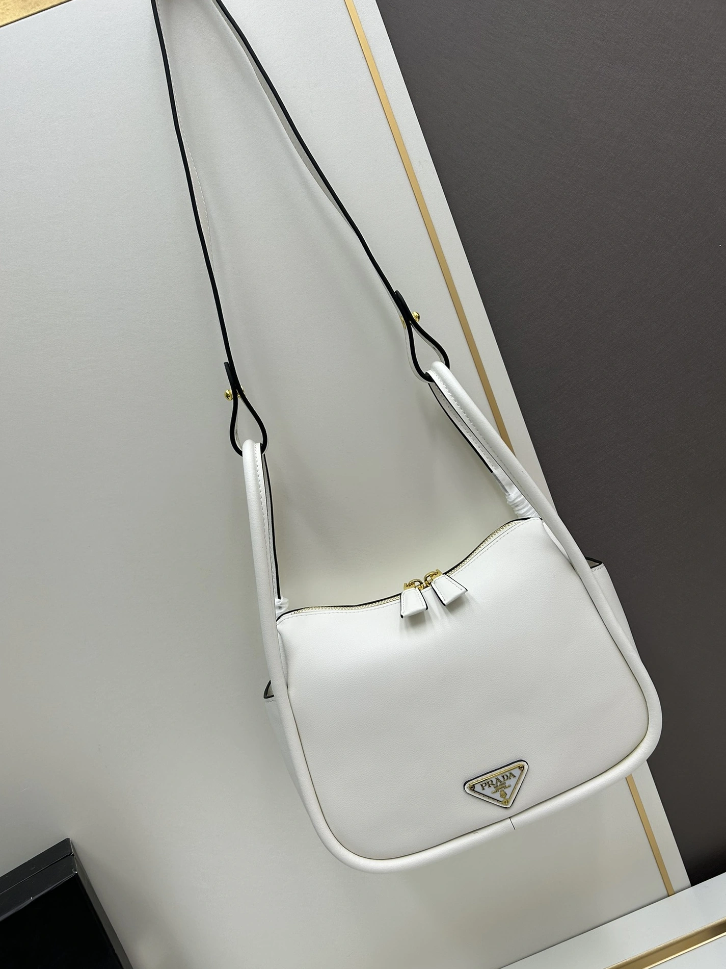Prada AAA Quality Handbags For Women Cozy 3475